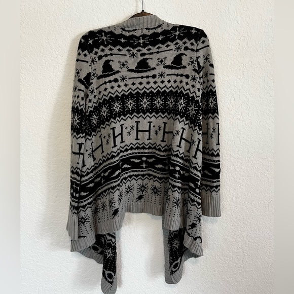 Hot Topic | Harry Potter Cozy Cardigan - Picture 2 of 4